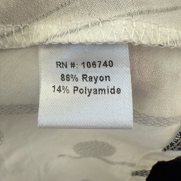 North's
Style Women's Sz 2x Long Sleeve Button Down Rolling Button Tab Blouse - Picture 6 of 6